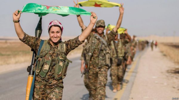 Курдууд Раккад цэргийн баазыг чөлөөлөв
