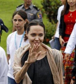 Анжелина Жолигийн бие улам муудсаар байна