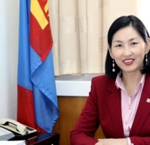 Т.Оюунгэрэл өөрийгөө УХААРСНАА ГАЙХУУЛАВ