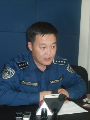 Цагдаа нар бүлэглэн хүний аминд хүрсэн үү