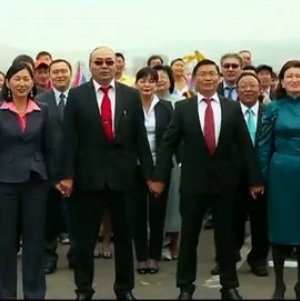 АН-д задрал эхлэхийн дохио биш биз байгаа?