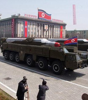 Умард Солонгос баллистик пуужин туршихгүй байх болзол тавилаа