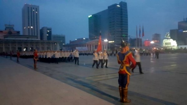 Чингисийн талбайд шөнийн парад хийжээ