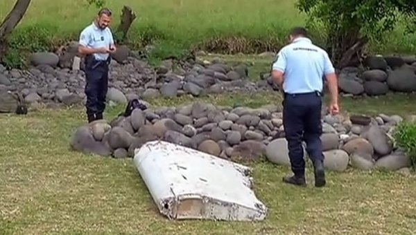 Боинг-ийн олдсон хэсэг “оньсого мэт МН370”-ынх байжээ