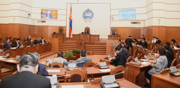 УИХ-ЫН ГИШҮҮД ТӨВ ТАЛБАЙД БОЛСОН ЖАГСААЛЫГ ХҮЧЭЭР ТАРААСНЫГ ШҮҮМЖЛЭВ