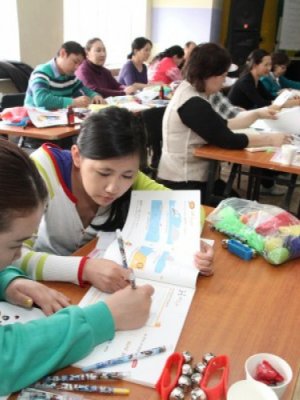 Нийслэлийн СӨБ-ын багш нарт Солонгосын Их дээд сургуулийн эрдэмтэд сургалт явууллаа