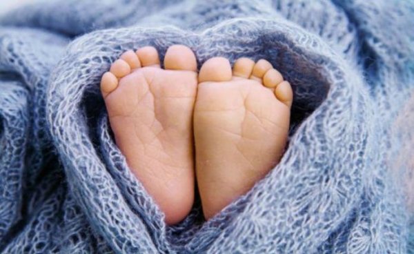 Хүүхдийнхээ хөлийг хүйтэн байлгах нь эрүүл мэндэд нь сайн