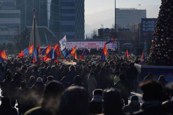 ФОТО: МАНАН ДЭГЛЭМИЙН ЭСРЭГ АРД ТҮМНИЙ ЖАГСААЛ /СҮХБААТАРЫН ТАЛБАЙ/