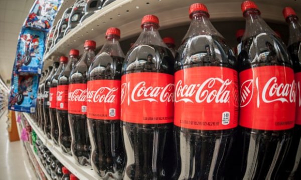 “Coca-Cola” компани жилд 3 сая тонн хуванцар сав үйлдвэрлэдэг