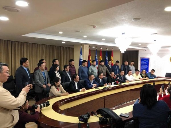 С.Эрдэнэ: Үндсэн хуульд халдаж байгаад харамсч байна