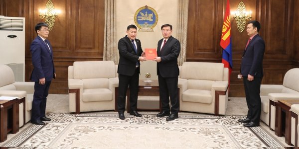 “Монгол Улсын Засгийн газрын 2016-2020 оны үйл ажиллагааны хөтөлбөр”-ийн хэрэгжилтийг өргөн барив