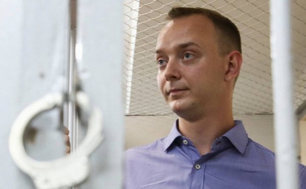 Оросын сэтгүүлчийг Чехийн тусгай албанд мэдээлэл дамжуулсан хэрэгт сэжиглэж байна