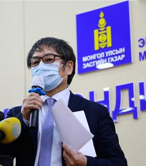 Тусгаарлалтад байсан жирэмсэн эмэгтэй амаржиж хүүтэй болжээ