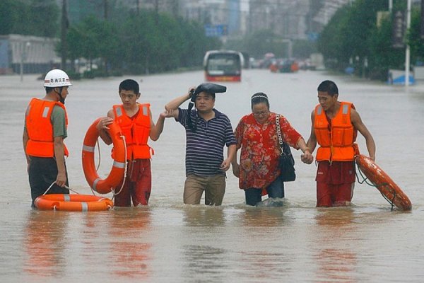 БНСУ-д хүчтэй аадар бороо орсны улмаас 12 хүн амиа алджээ