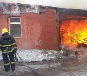 ЧД-ийн нутаг дэвсгэрт байшин шатсаны улмаас 3 настай хүүхэд, 49-53 насны хоёр хүн нас баржээ