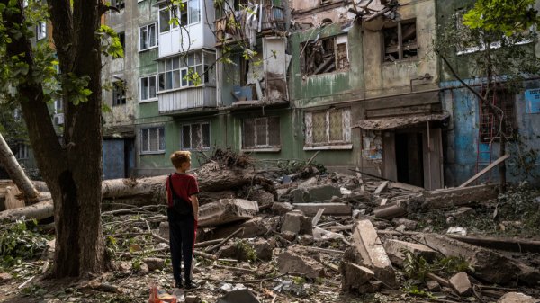 Украины арми иргэдээ аюулд оруулж, тулааны дүрэм зөрчсөн гэж Эмнести Интернэшнл дүгнэжээ