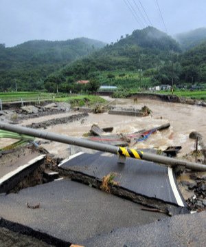 Солонгост ширүүн борооны улмаас амиа алдсан хүний тоо 14 болж, алга болсон иргэн хоёроор нэмэгдлээ