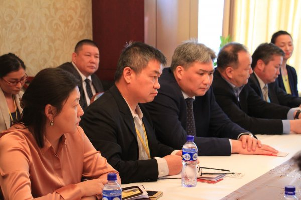 “ХАМТЫН АЖИЛЛАГАА ХӨГЖЛИЙН ИРЭЭДҮЙ” УУЛ УУРХАЙН КОМПАНИУДЫН ЗӨВЛӨЛДӨХ УУЛЗАЛТ БОЛОВ