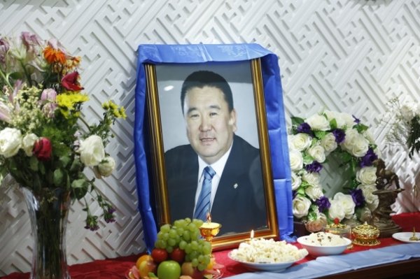 АН: С.Эрдэнэ дарга тухайн үед ордонд байгаагүй. Цагдаагийн байгууллага хамгийн сүүлд уулзсан хүнийг тогтоосон